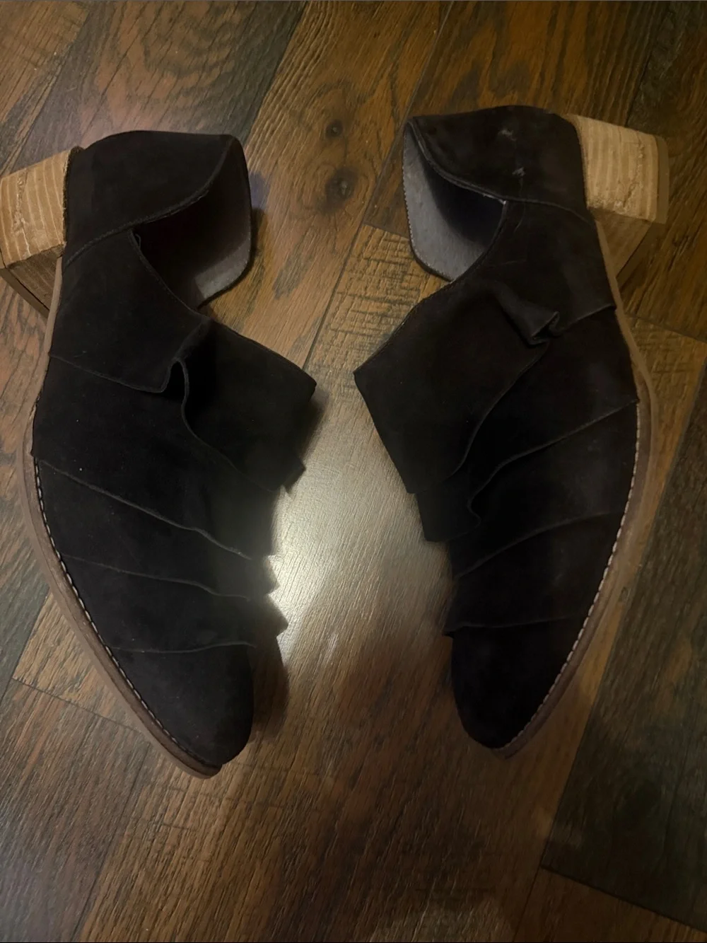 Anthropologie Seychelles Black Suede Ruffle Slip-On Loafers Size 11
